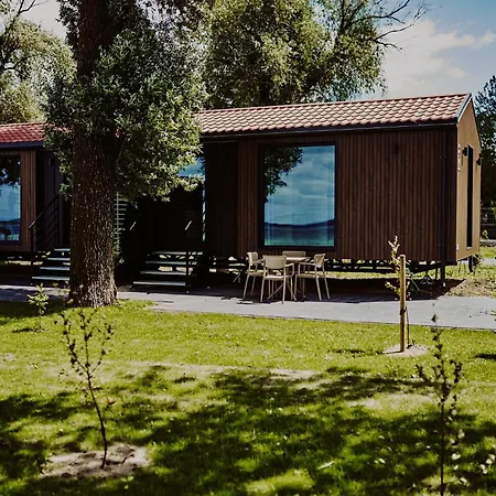 Dollar -plaza 公寓 *