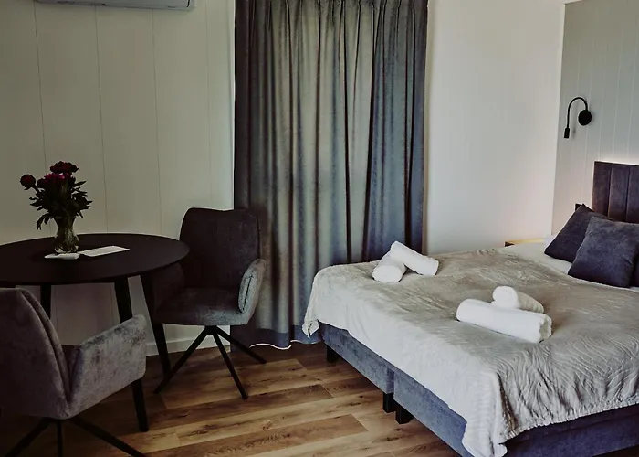 Apartment Dollar -plaza